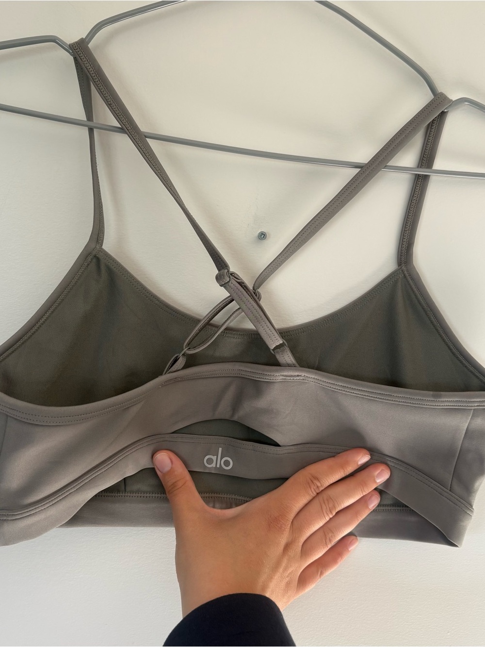 Alo Yoga Gray Airlift Intrigue Sports Bra Size Large - Picture 3 of 5
